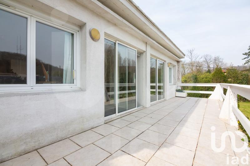 Maison - 241 m² - 6 pièces