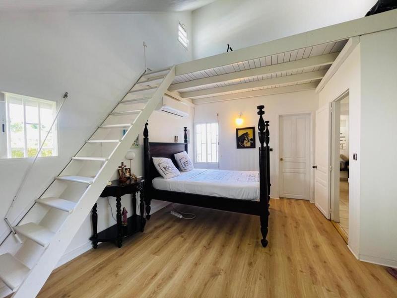 Villa - 254 m² - 6 pièces