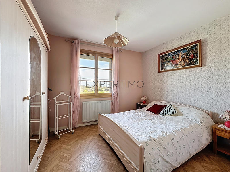 Propriété - 220 m² - 9 pièces