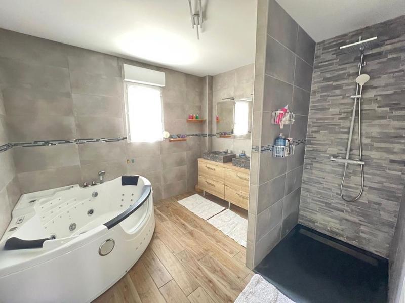 Maison - 165 m² - 6 pièces