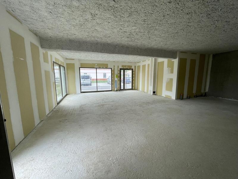 Local commercial - 93 m²