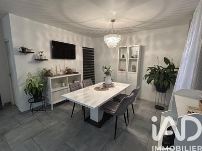 Maison - 83 m² - 5 pièces