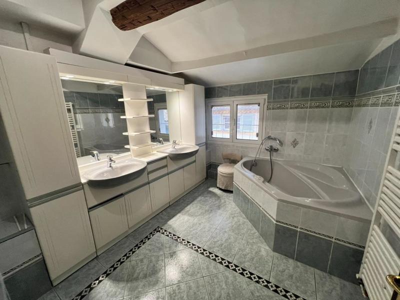 Duplex - 164 m² - 7 pièces