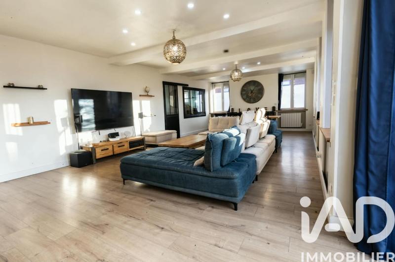 Maison - 210 m² - 9 pièces