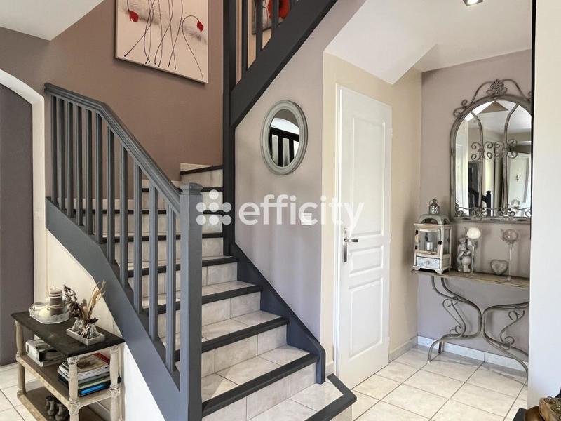 Maison - 236 m² - 8 pièces