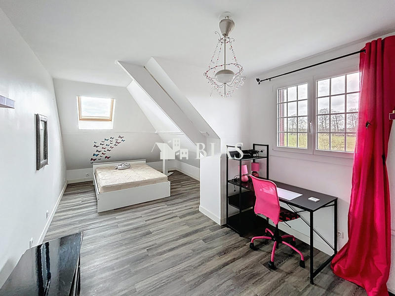 Maison - 230 m² - 7 pièces