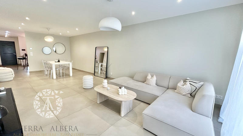 Maison - 96 m² - 4 pièces