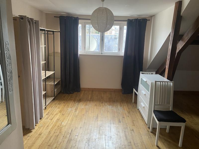 Maison - 240 m² - 9 pièces