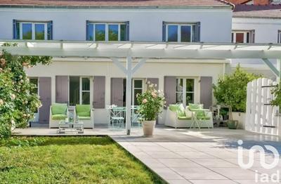 Maison - 193 m² - 7 pièces