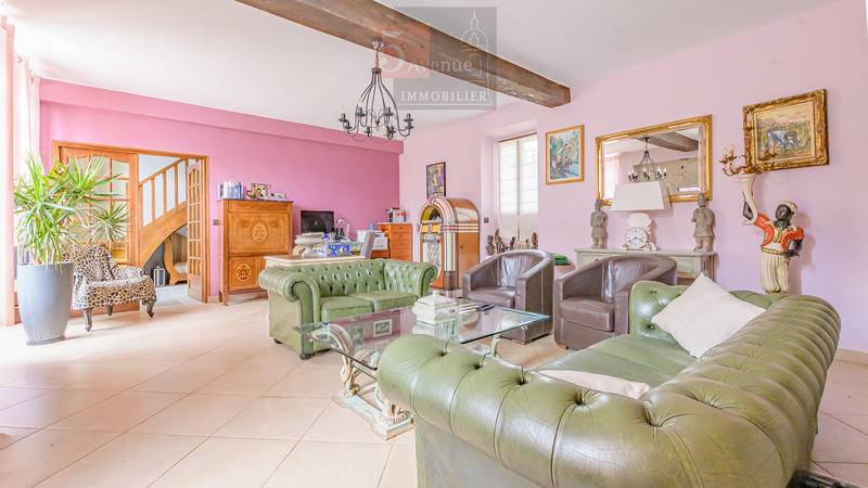 Maison - 335 m² - 12 pièces