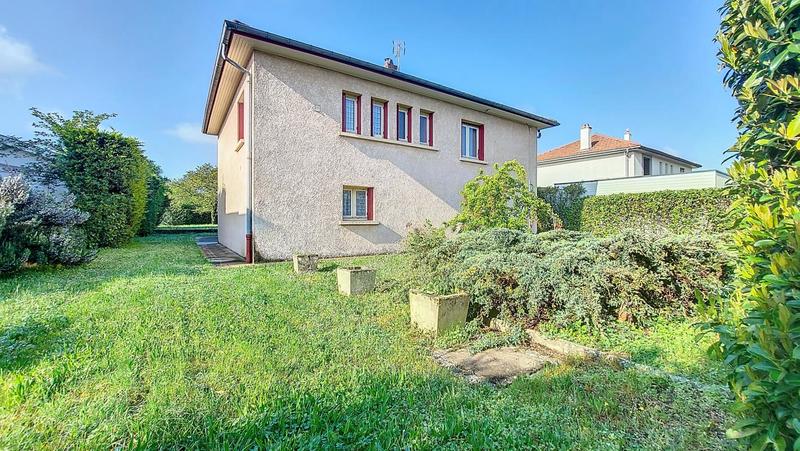 Demeure - 131 m² - 4 pièces