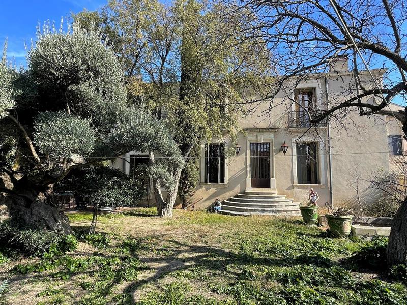 Maison - 259 m² - 9 pièces