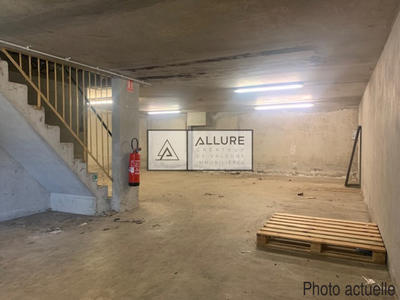 Propriété - 600 m²