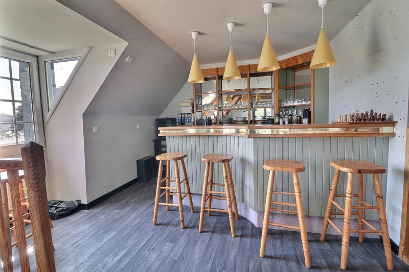 Propriété - 220 m² - 8 pièces