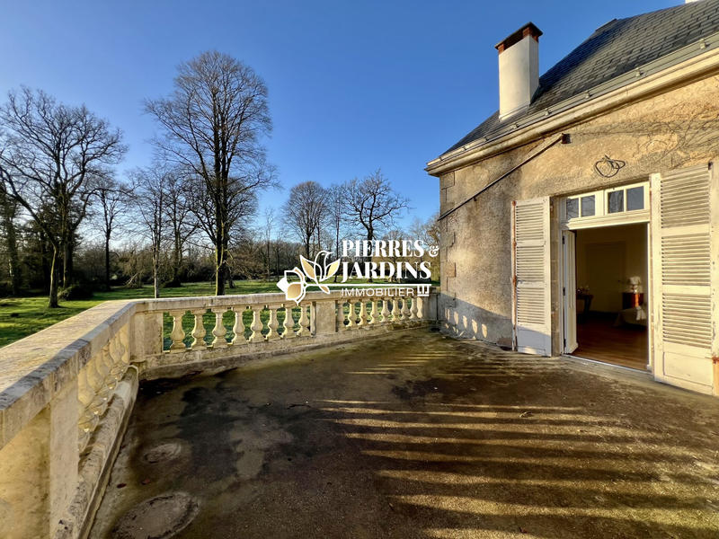 Château - 260 m² - 10 pièces