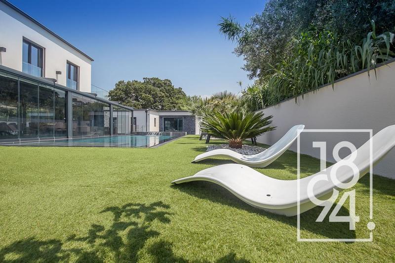 Maison - 391 m² - 8 pièces