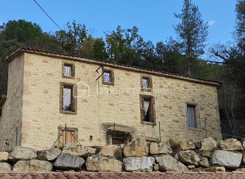 Immeuble - 166 m² - 10 pièces