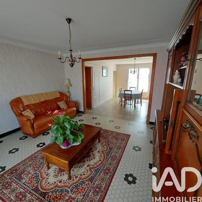 Maison - 97 m² - 7 pièces