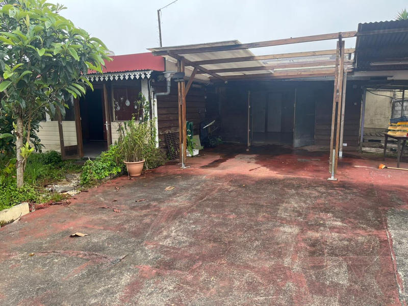 Maison - 280 m² - 10 pièces