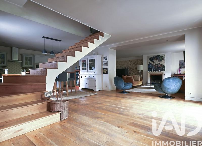 Maison - 179 m² - 8 pièces