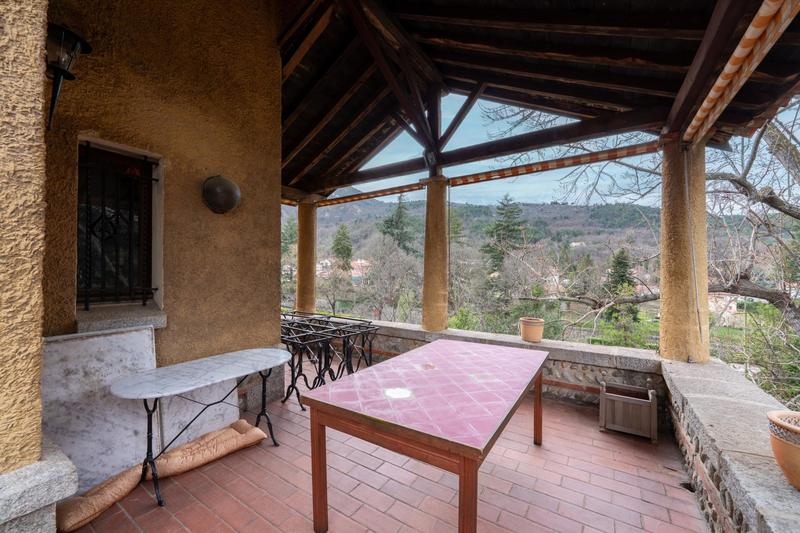 Maison - 421 m² - 14 pièces