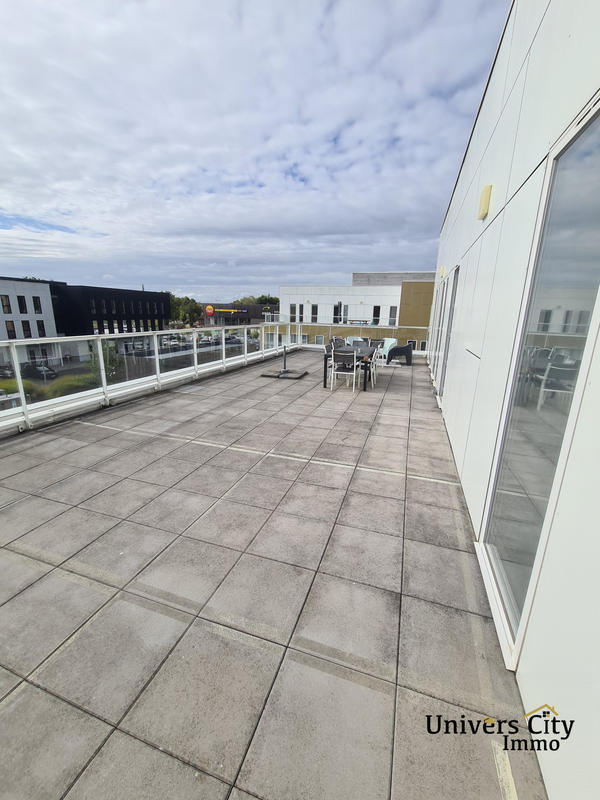 Bureau - 129 m² - 1 pièce