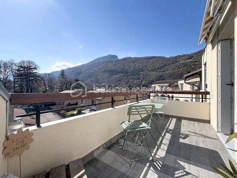 Appartement - 75 m² - 3 pièces