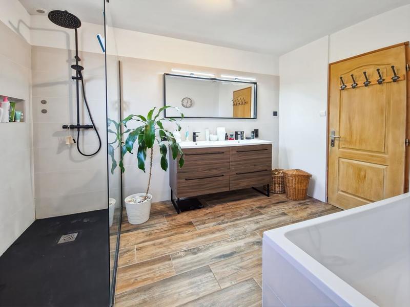 Maison - 146 m² - 5 pièces