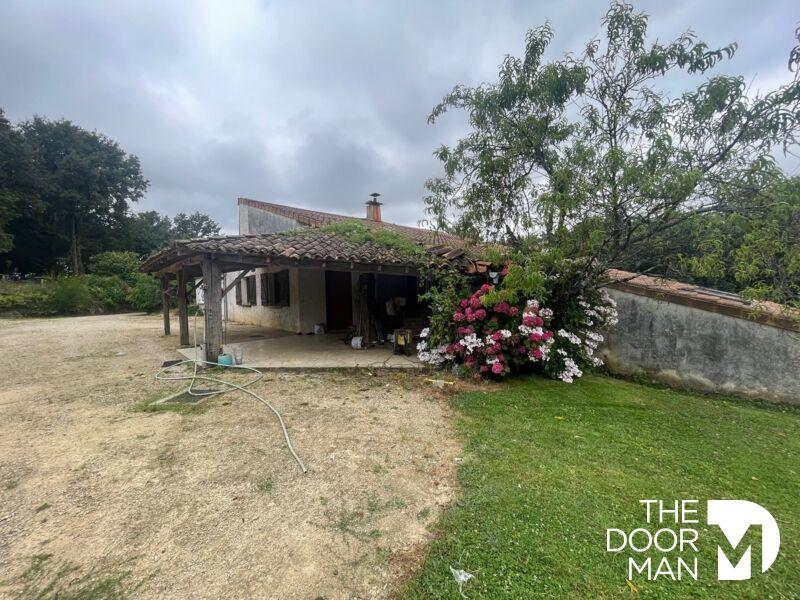 Maison - 240 m² - 8 pièces