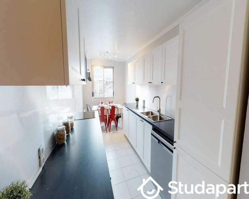 Chambre - 100 m² - 1 pièce