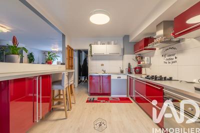 Maison - 99 m² - 5 pièces