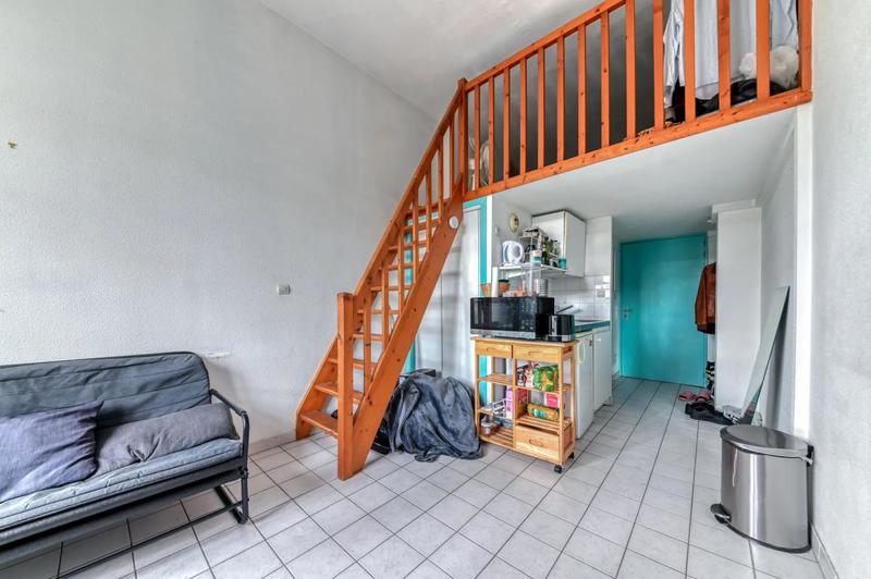 Studio - 25 m² - 1 pièce