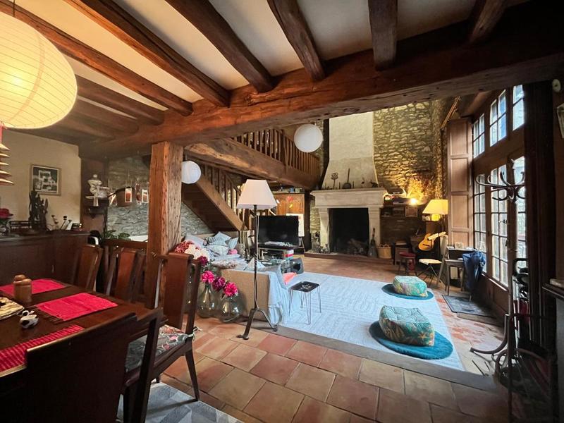 Propriété - 238 m² - 5 pièces