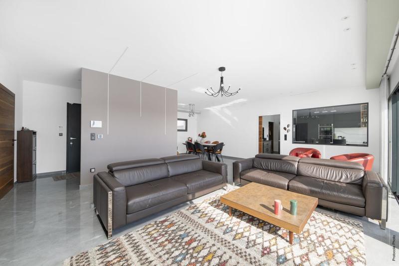 Maison - 229 m² - 6 pièces