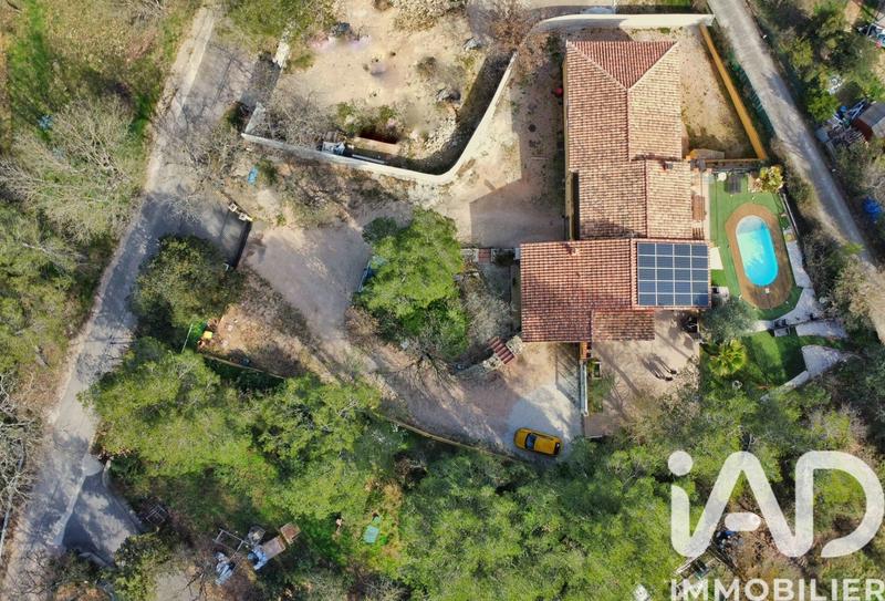 Maison - 200 m² - 7 pièces