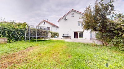 Maison - 164 m² - 8 pièces