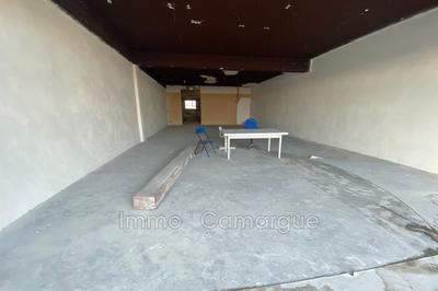 Local commercial - 590 000 m²