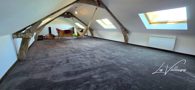 Maison - 300 m² - 8 pièces