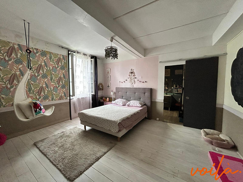 Maison - 410 m² - 9 pièces