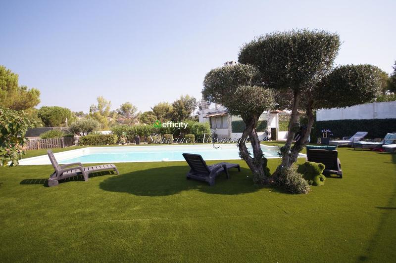 Maison - 280 m² - 7 pièces