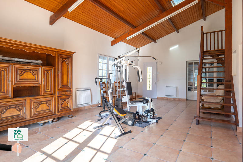 Maison - 238 m² - 10 pièces