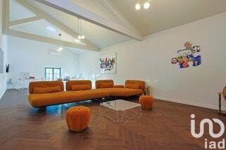 Maison - 870 m² - 13 pièces