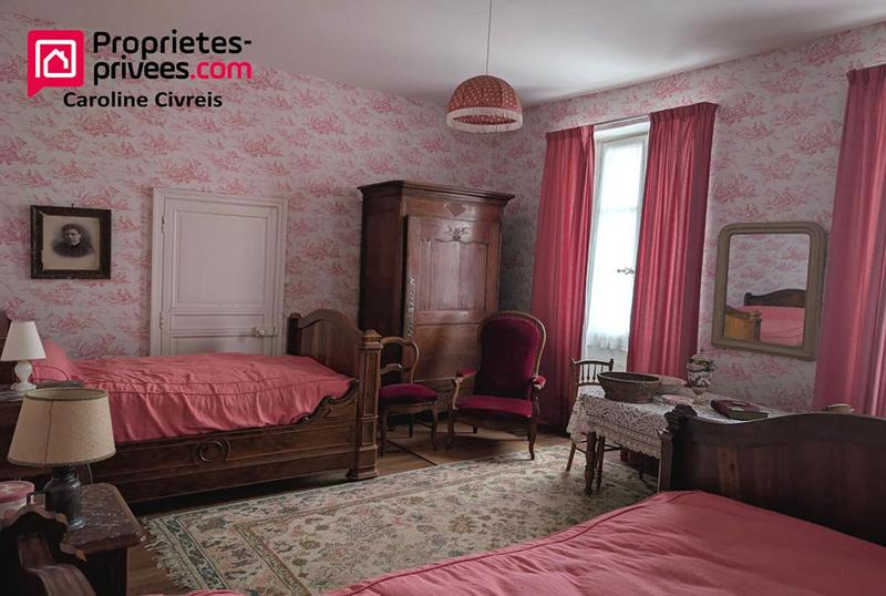 Corps de ferme - 295 m² - 8 pièces