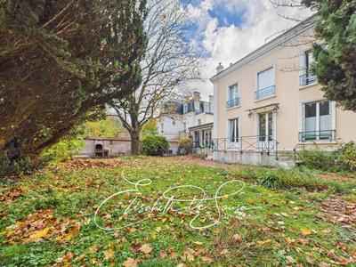 Maison de maîtres - 200 m² - 9 pièces