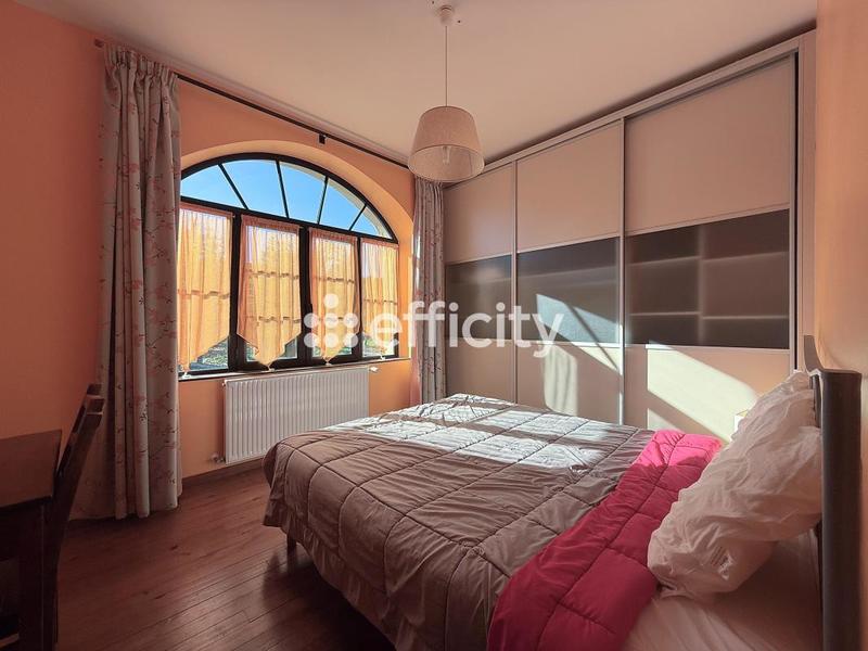 Maison - 275 m² - 9 pièces