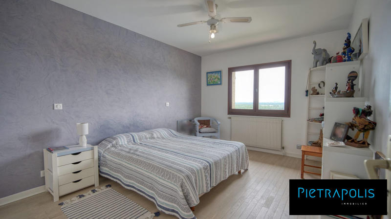 Villa - 256 m² - 6 pièces