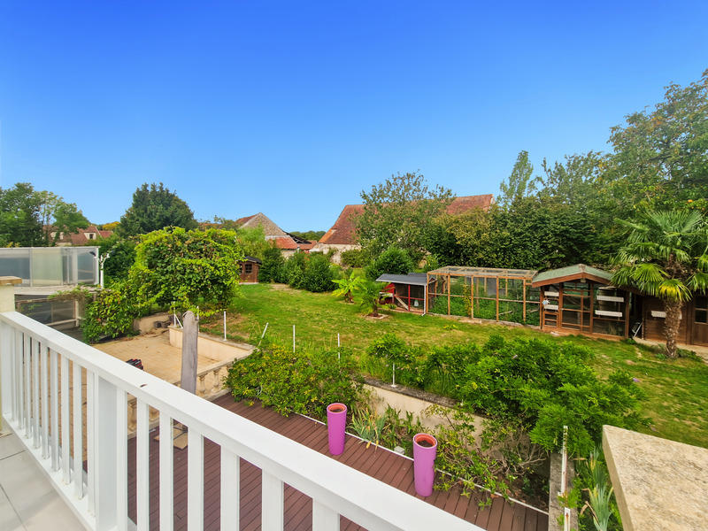 Maison - 273 m² - 9 pièces