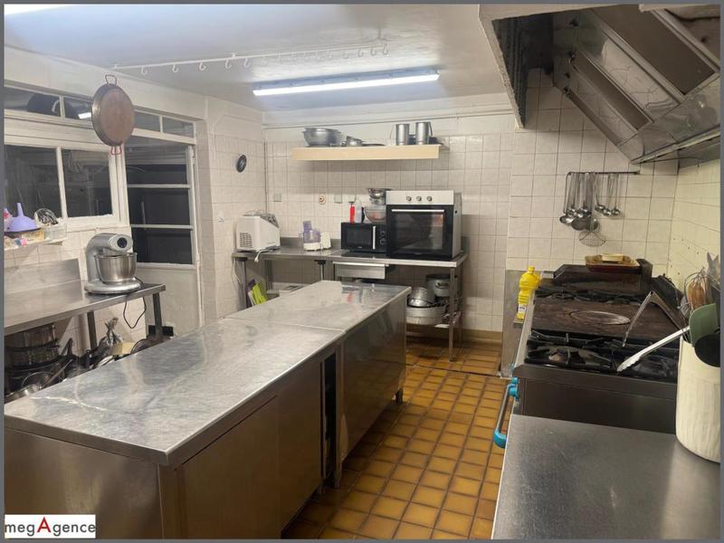 Local commercial - 242 m² - 5 pièces