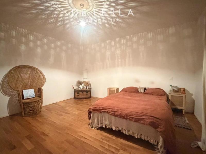 Maison - 362 m² - 15 pièces