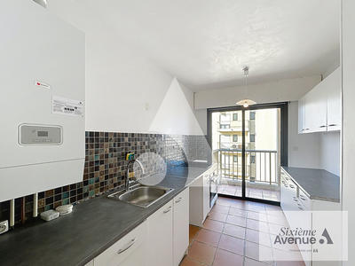 Appartement - 85 m² - 4 pièces